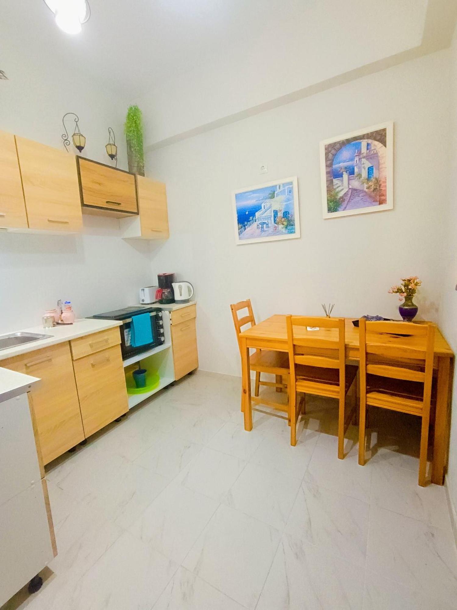 Cozy In Apartment Athens